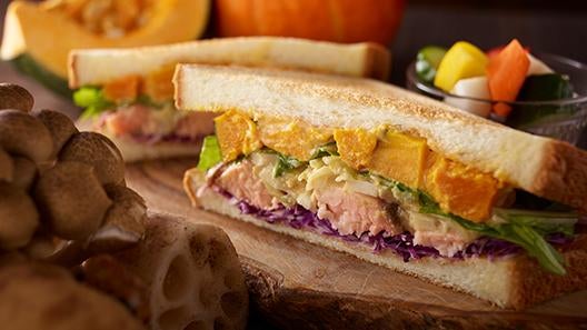 北海道ちゃんちゃん焼き風 秋鮭と秋野菜のサンド ~山わさびソース~